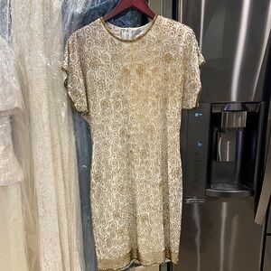 RED $40 Laurence Lazar vintage gold bead & white silk.SzM. Knee . 
BROKEN ZIPPER